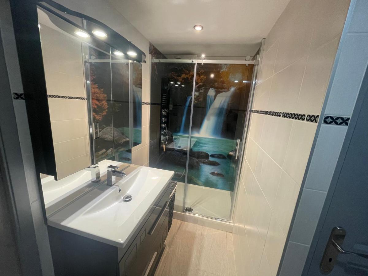 Le Miroir Βίλα Domerat Εξωτερικό φωτογραφία
